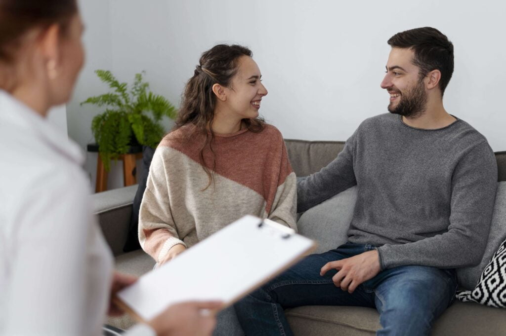 Nahaufname eines Paares bei der Therapie